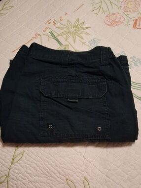 RedHead Men’s Cargo Shorts-Navy Blue-Tagged Size 40, Actual waist approx 38”